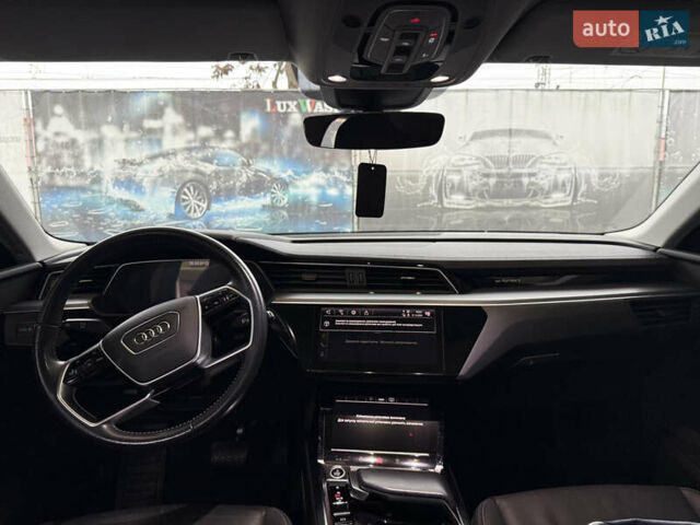 Черный Ауди E-Tron, объемом двигателя 0 л и пробегом 150 тыс. км за 27500 $, фото 41 на Automoto.ua