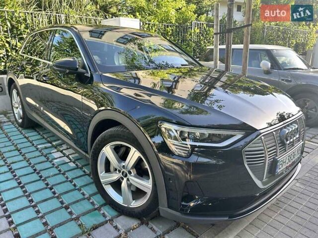 Черный Ауди E-Tron, объемом двигателя 0 л и пробегом 30 тыс. км за 41000 $, фото 3 на Automoto.ua