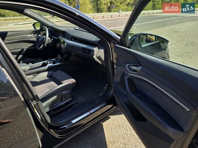 Чорний Ауді E-Tron, об'ємом двигуна 0 л та пробігом 73 тис. км за 37499 $, фото 54 на Automoto.ua