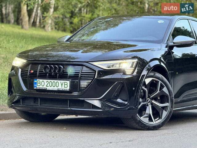 Чорний Ауді E-Tron, об'ємом двигуна 0 л та пробігом 79 тис. км за 44200 $, фото 3 на Automoto.ua