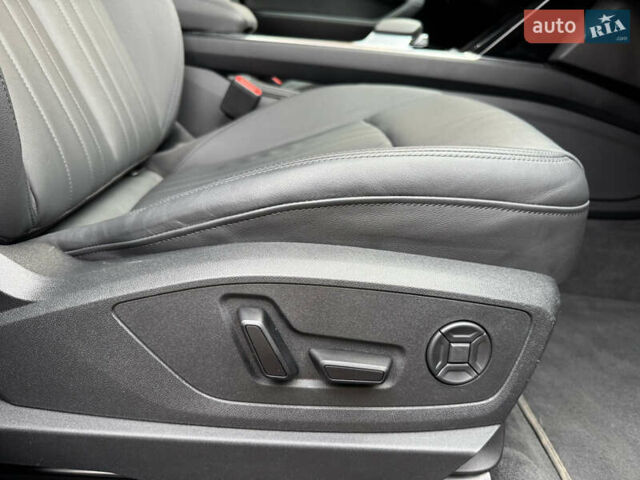 Чорний Ауді E-Tron, об'ємом двигуна 0 л та пробігом 190 тис. км за 24199 $, фото 41 на Automoto.ua