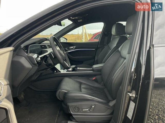 Чорний Ауді E-Tron, об'ємом двигуна 0 л та пробігом 70 тис. км за 39999 $, фото 56 на Automoto.ua