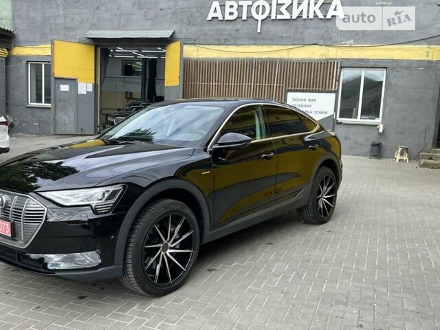 Чорний Ауді E-Tron, об'ємом двигуна 0 л та пробігом 18 тис. км за 35500 $, фото 3 на Automoto.ua