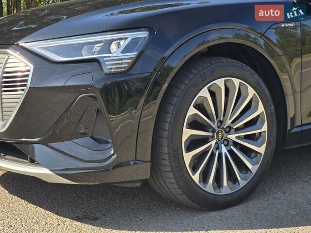 Чорний Ауді E-Tron, об'ємом двигуна 0 л та пробігом 73 тис. км за 37499 $, фото 16 на Automoto.ua