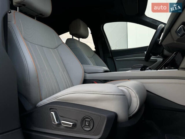 Черный Ауди E-Tron, объемом двигателя 0 л и пробегом 73 тыс. км за 44300 $, фото 26 на Automoto.ua