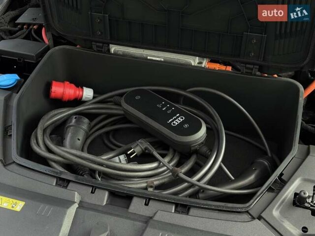 Черный Ауди E-Tron, объемом двигателя 0 л и пробегом 120 тыс. км за 29500 $, фото 39 на Automoto.ua