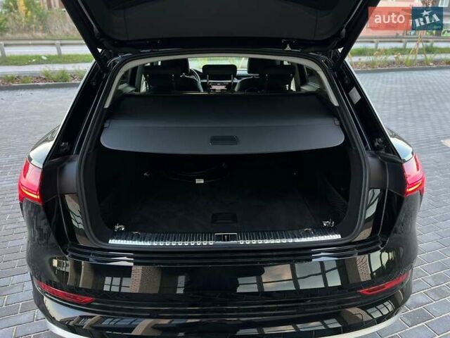 Чорний Ауді E-Tron, об'ємом двигуна 0 л та пробігом 130 тис. км за 27900 $, фото 27 на Automoto.ua