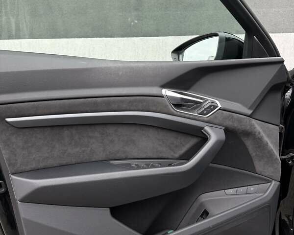 Чорний Ауді E-Tron, об'ємом двигуна 0 л та пробігом 148 тис. км за 31500 $, фото 36 на Automoto.ua