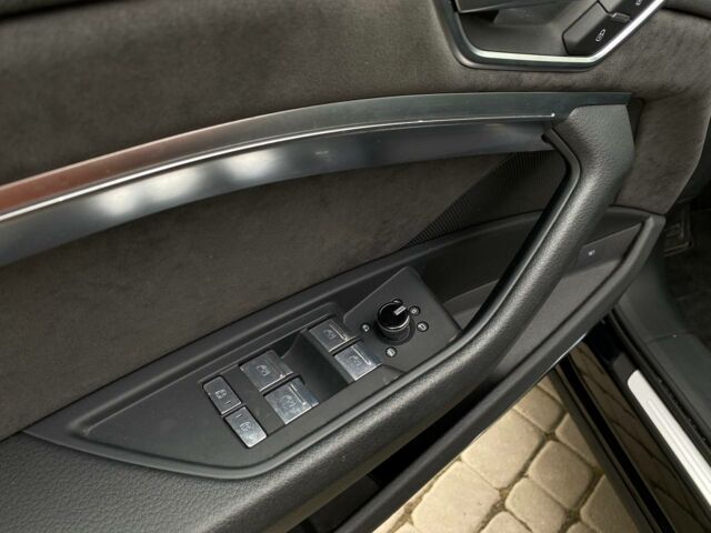 Чорний Ауді E-Tron, об'ємом двигуна 0 л та пробігом 81 тис. км за 36500 $, фото 11 на Automoto.ua