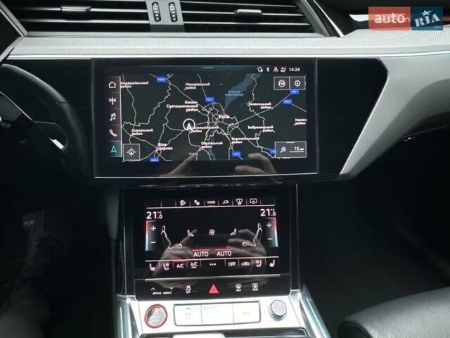 Чорний Ауді E-Tron, об'ємом двигуна 0 л та пробігом 58 тис. км за 42999 $, фото 55 на Automoto.ua