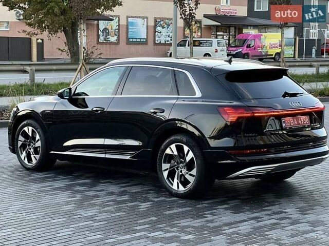 Чорний Ауді E-Tron, об'ємом двигуна 0 л та пробігом 130 тис. км за 27900 $, фото 4 на Automoto.ua