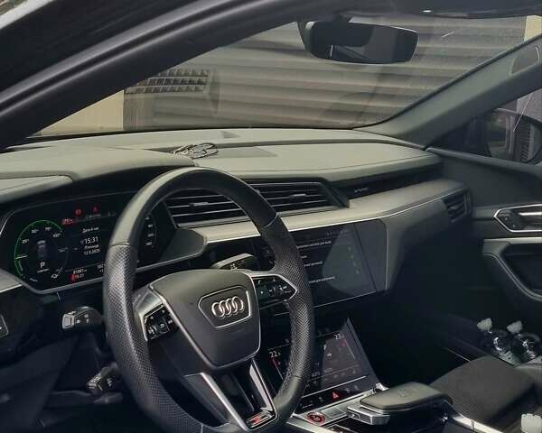 Чорний Ауді E-Tron, об'ємом двигуна 0 л та пробігом 80 тис. км за 40950 $, фото 14 на Automoto.ua