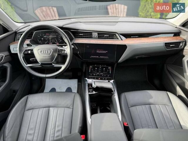 Чорний Ауді E-Tron, об'ємом двигуна 0 л та пробігом 34 тис. км за 28999 $, фото 12 на Automoto.ua
