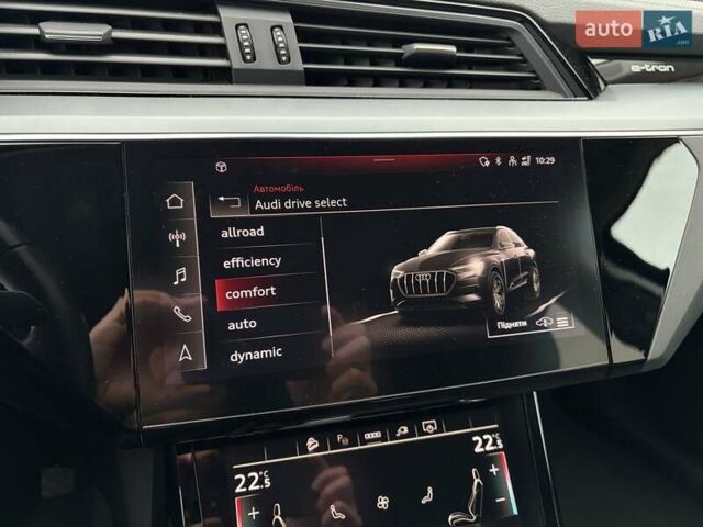 Чорний Ауді E-Tron, об'ємом двигуна 0 л та пробігом 99 тис. км за 29000 $, фото 24 на Automoto.ua