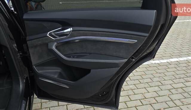 Черный Ауди E-Tron, объемом двигателя 0 л и пробегом 54 тыс. км за 43500 $, фото 83 на Automoto.ua