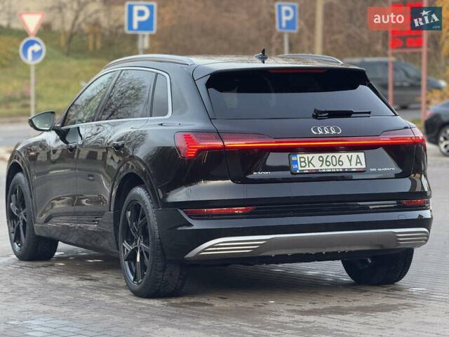 Чорний Ауді E-Tron, об'ємом двигуна 0 л та пробігом 155 тис. км за 28500 $, фото 3 на Automoto.ua