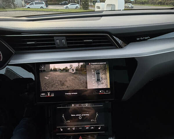 Черный Ауди E-Tron, объемом двигателя 0 л и пробегом 71 тыс. км за 38470 $, фото 46 на Automoto.ua