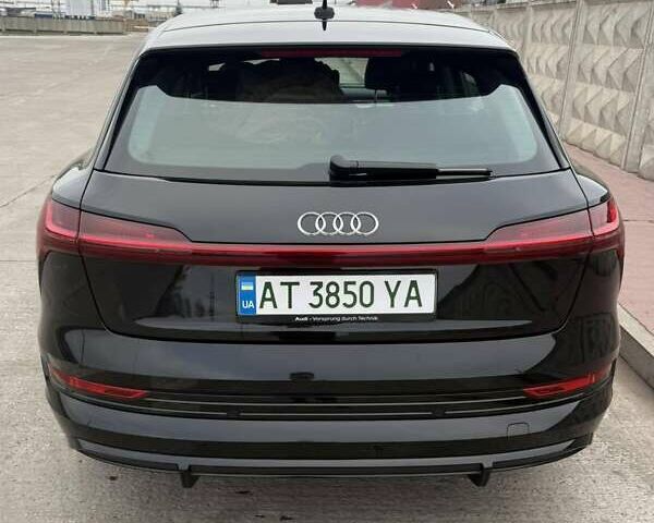 Чорний Ауді E-Tron, об'ємом двигуна 0 л та пробігом 86 тис. км за 27999 $, фото 9 на Automoto.ua