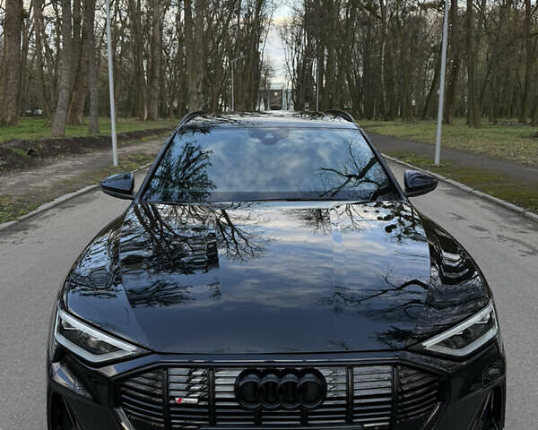 Чорний Ауді E-Tron, об'ємом двигуна 0 л та пробігом 178 тис. км за 31000 $, фото 1 на Automoto.ua
