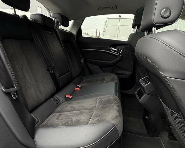 Чорний Ауді E-Tron, об'ємом двигуна 0 л та пробігом 148 тис. км за 31500 $, фото 30 на Automoto.ua