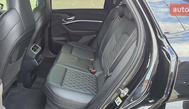 Черный Ауди E-Tron, объемом двигателя 0 л и пробегом 54 тыс. км за 43500 $, фото 77 на Automoto.ua