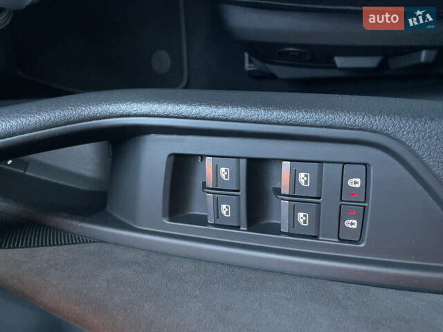 Чорний Ауді E-Tron, об'ємом двигуна 0 л та пробігом 35 тис. км за 40950 $, фото 38 на Automoto.ua