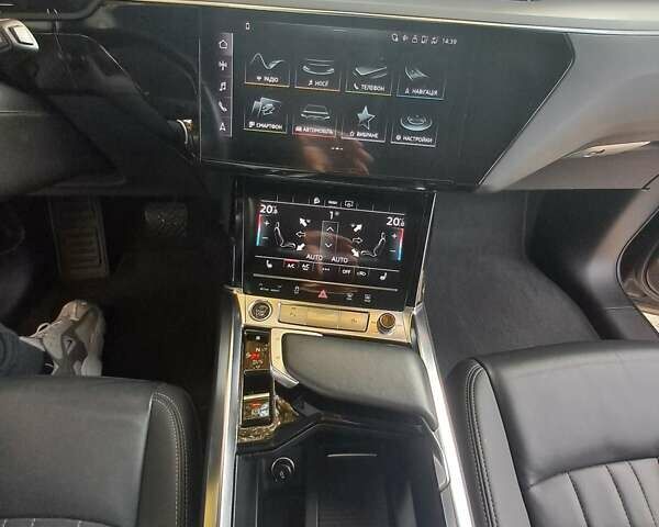 Черный Ауди E-Tron, объемом двигателя 0 л и пробегом 200 тыс. км за 27500 $, фото 24 на Automoto.ua