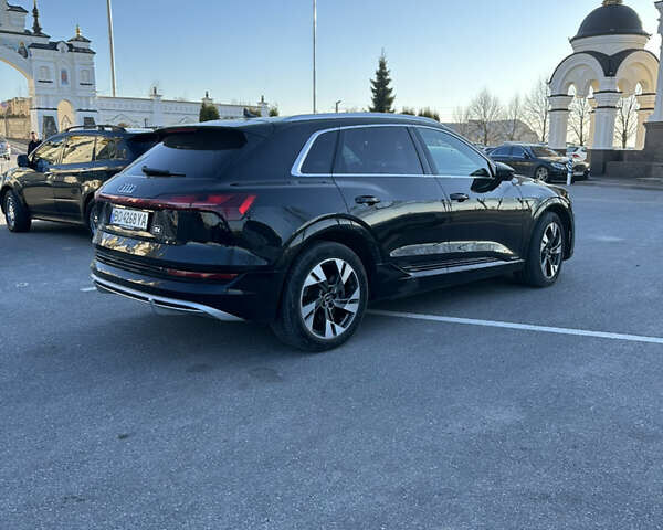 Черный Ауди E-Tron, объемом двигателя 0 л и пробегом 120 тыс. км за 32555 $, фото 24 на Automoto.ua