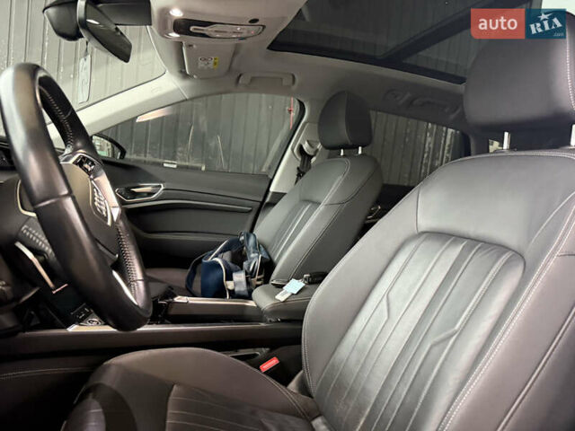 Черный Ауди E-Tron, объемом двигателя 0 л и пробегом 150 тыс. км за 27500 $, фото 34 на Automoto.ua