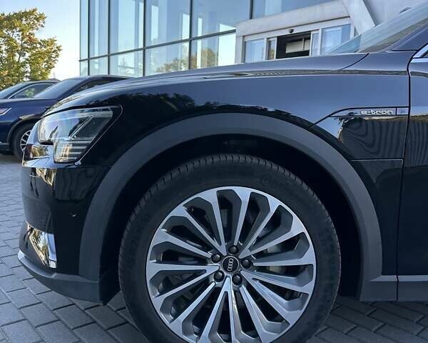 Черный Ауди E-Tron, объемом двигателя 0 л и пробегом 33 тыс. км за 31500 $, фото 16 на Automoto.ua