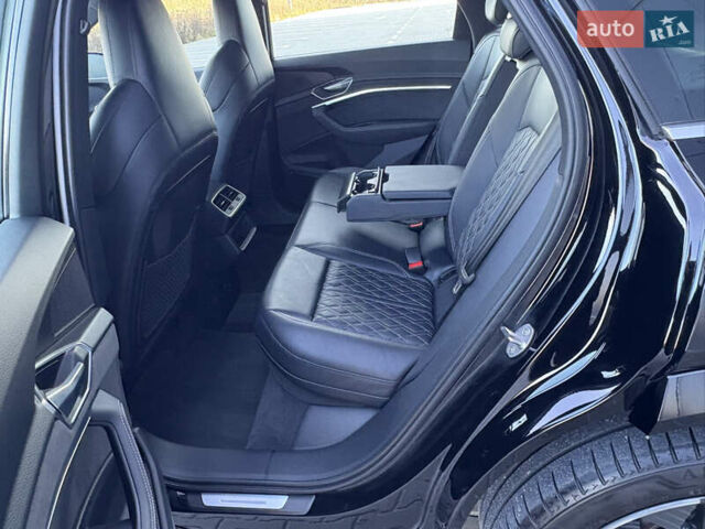 Чорний Ауді E-Tron, об'ємом двигуна 0 л та пробігом 95 тис. км за 36599 $, фото 62 на Automoto.ua