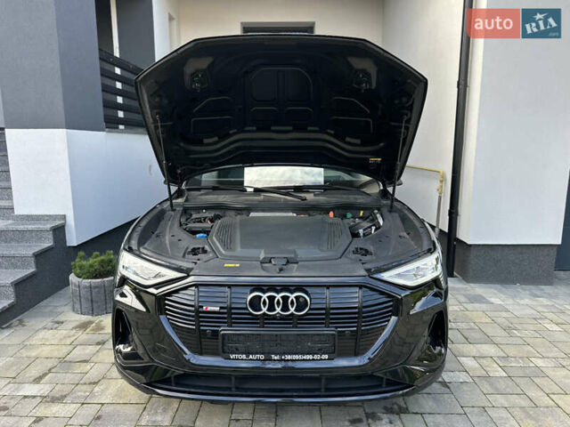 Черный Ауди E-Tron, объемом двигателя 0 л и пробегом 49 тыс. км за 44699 $, фото 102 на Automoto.ua