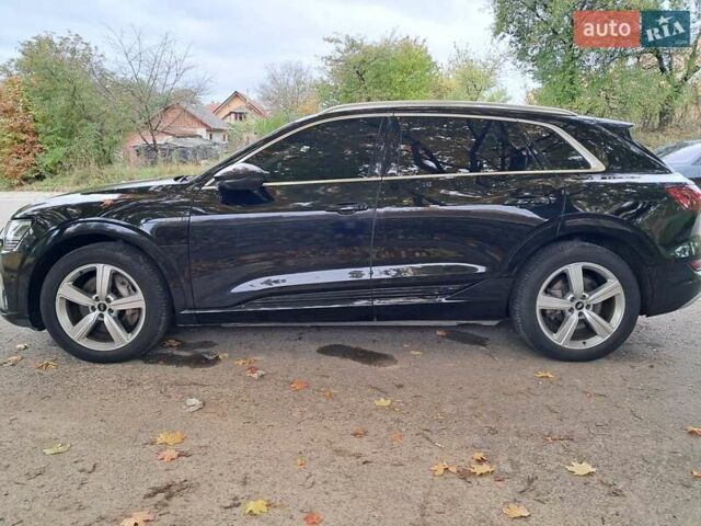 Черный Ауди E-Tron, объемом двигателя 0 л и пробегом 200 тыс. км за 27500 $, фото 5 на Automoto.ua