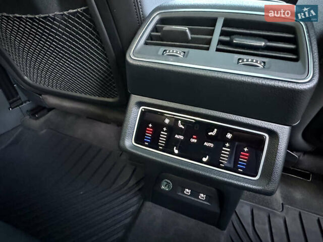 Черный Ауди E-Tron, объемом двигателя 0 л и пробегом 82 тыс. км за 37777 $, фото 101 на Automoto.ua