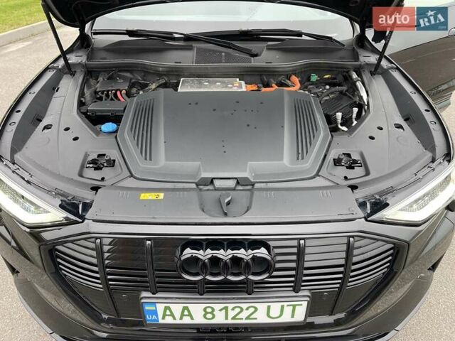 Черный Ауди E-Tron, объемом двигателя 0 л и пробегом 68 тыс. км за 37000 $, фото 36 на Automoto.ua