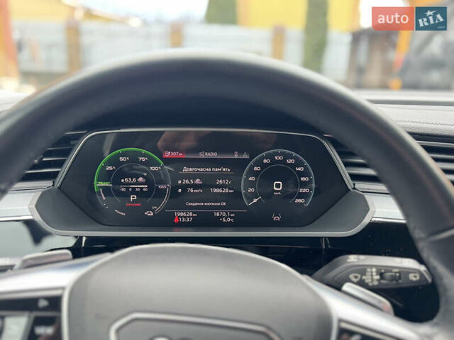 Чорний Ауді E-Tron, об'ємом двигуна 0 л та пробігом 190 тис. км за 24199 $, фото 50 на Automoto.ua
