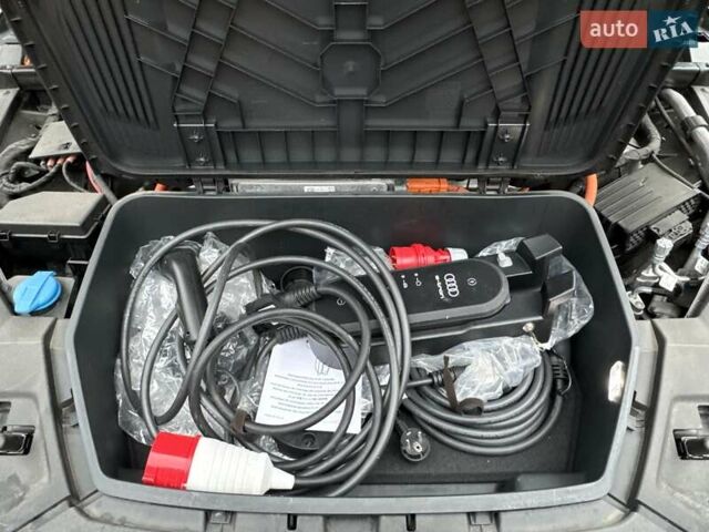 Чорний Ауді E-Tron, об'ємом двигуна 0 л та пробігом 58 тис. км за 42999 $, фото 86 на Automoto.ua