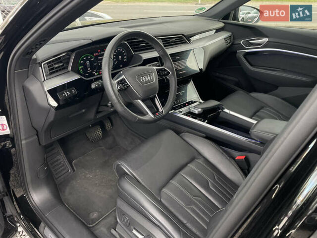 Чорний Ауді E-Tron, об'ємом двигуна 0 л та пробігом 70 тис. км за 39999 $, фото 53 на Automoto.ua