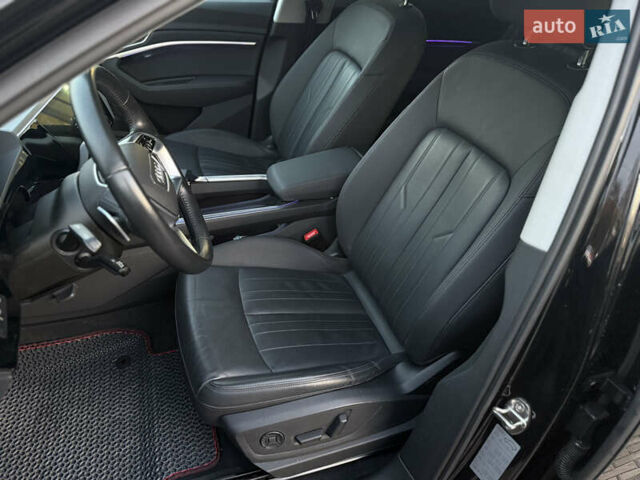 Чорний Ауді E-Tron, об'ємом двигуна 0 л та пробігом 155 тис. км за 28500 $, фото 11 на Automoto.ua