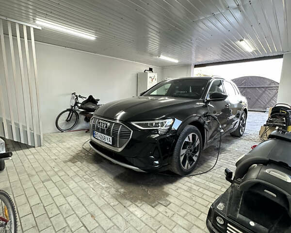 Черный Ауди E-Tron, объемом двигателя 0 л и пробегом 120 тыс. км за 32555 $, фото 57 на Automoto.ua