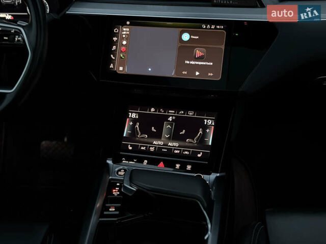 Чорний Ауді E-Tron, об'ємом двигуна 0 л та пробігом 84 тис. км за 36000 $, фото 63 на Automoto.ua