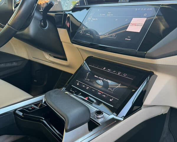 Черный Ауди E-Tron, объемом двигателя 0 л и пробегом 35 тыс. км за 41338 $, фото 45 на Automoto.ua