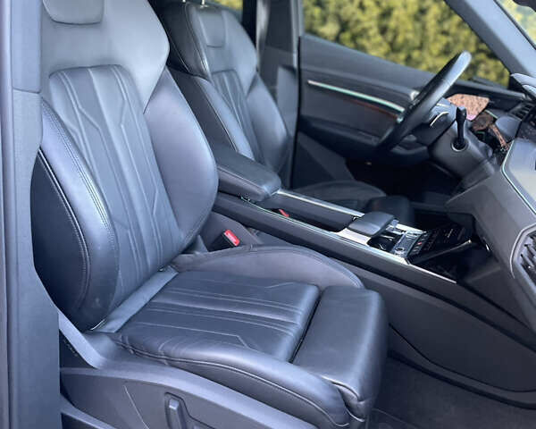 Чорний Ауді E-Tron, об'ємом двигуна 0 л та пробігом 35 тис. км за 40950 $, фото 54 на Automoto.ua