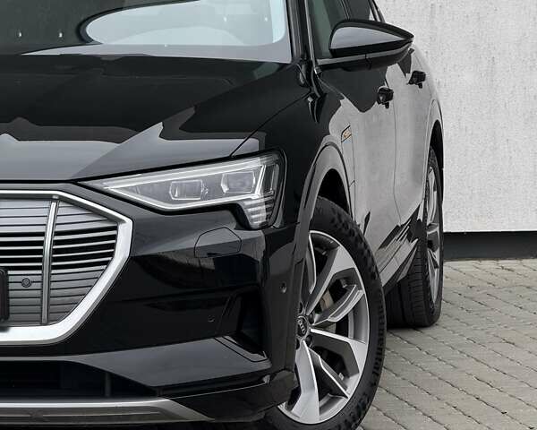 Чорний Ауді E-Tron, об'ємом двигуна 0 л та пробігом 148 тис. км за 31500 $, фото 3 на Automoto.ua