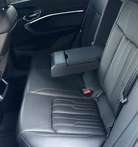 Черный Ауди E-Tron, объемом двигателя 0 л и пробегом 50 тыс. км за 44000 $, фото 14 на Automoto.ua