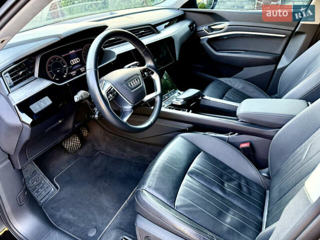 Черный Ауди E-Tron, объемом двигателя 0 л и пробегом 140 тыс. км за 29299 $, фото 13 на Automoto.ua
