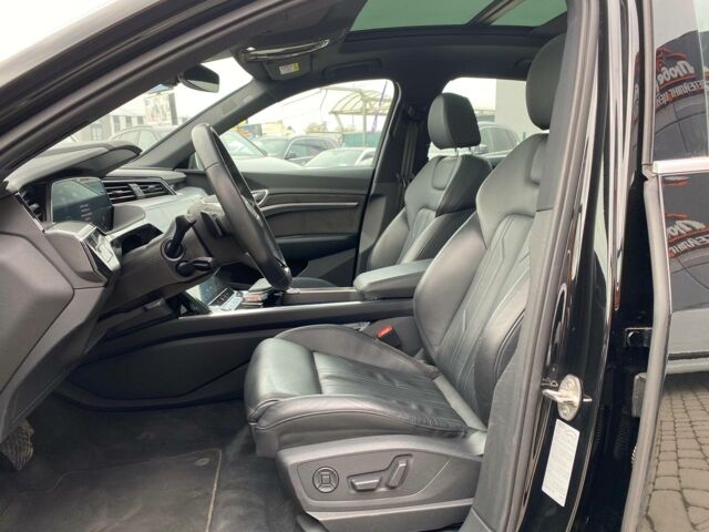 Чорний Ауді E-Tron, об'ємом двигуна 0 л та пробігом 81 тис. км за 36500 $, фото 20 на Automoto.ua