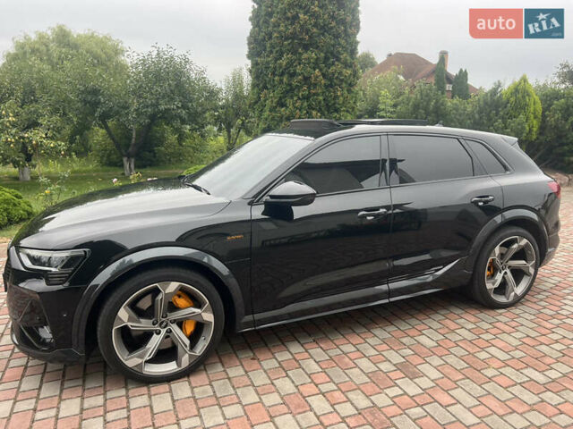 Черный Ауди E-Tron, объемом двигателя 0 л и пробегом 51 тыс. км за 47500 $, фото 2 на Automoto.ua