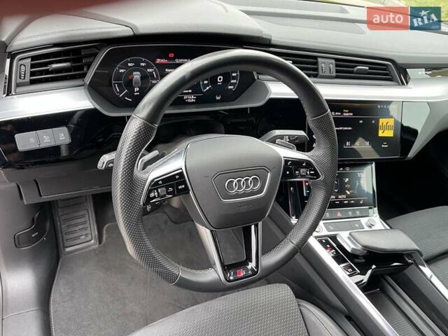 Черный Ауди E-Tron, объемом двигателя 0 л и пробегом 68 тыс. км за 37000 $, фото 25 на Automoto.ua