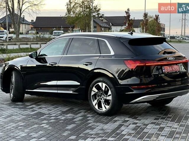 Чорний Ауді E-Tron, об'ємом двигуна 0 л та пробігом 130 тис. км за 27900 $, фото 6 на Automoto.ua